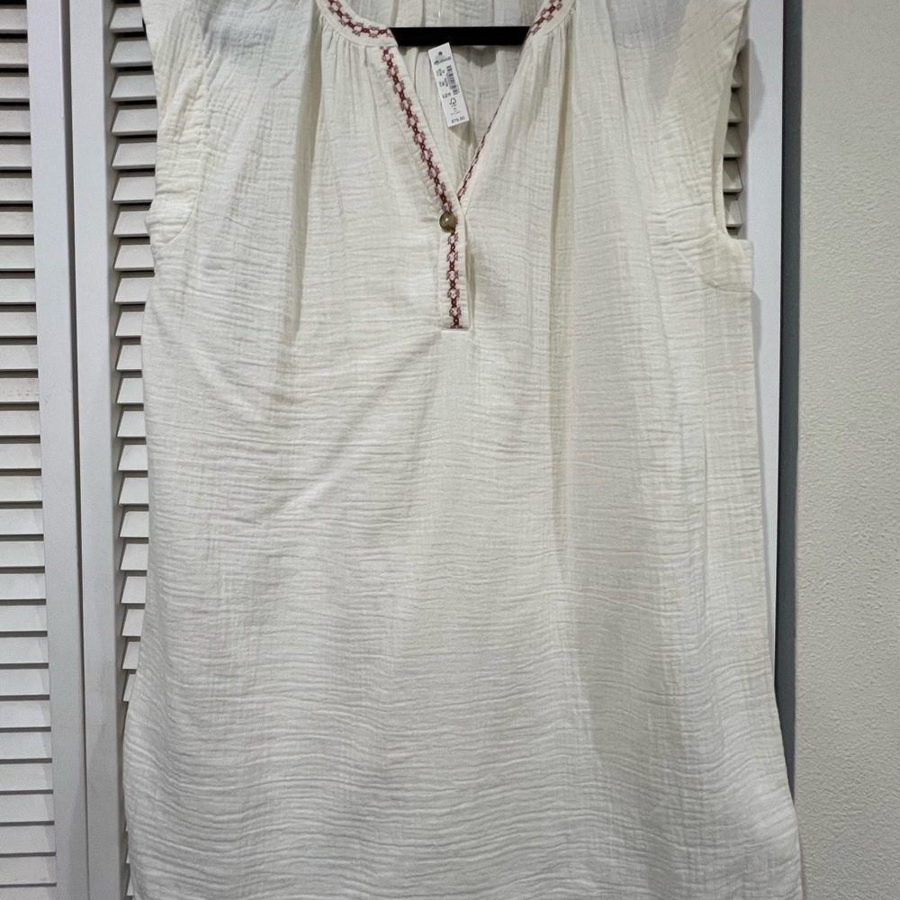 Madewell Ivory Sleeveless Blouse with Burgundy Trim